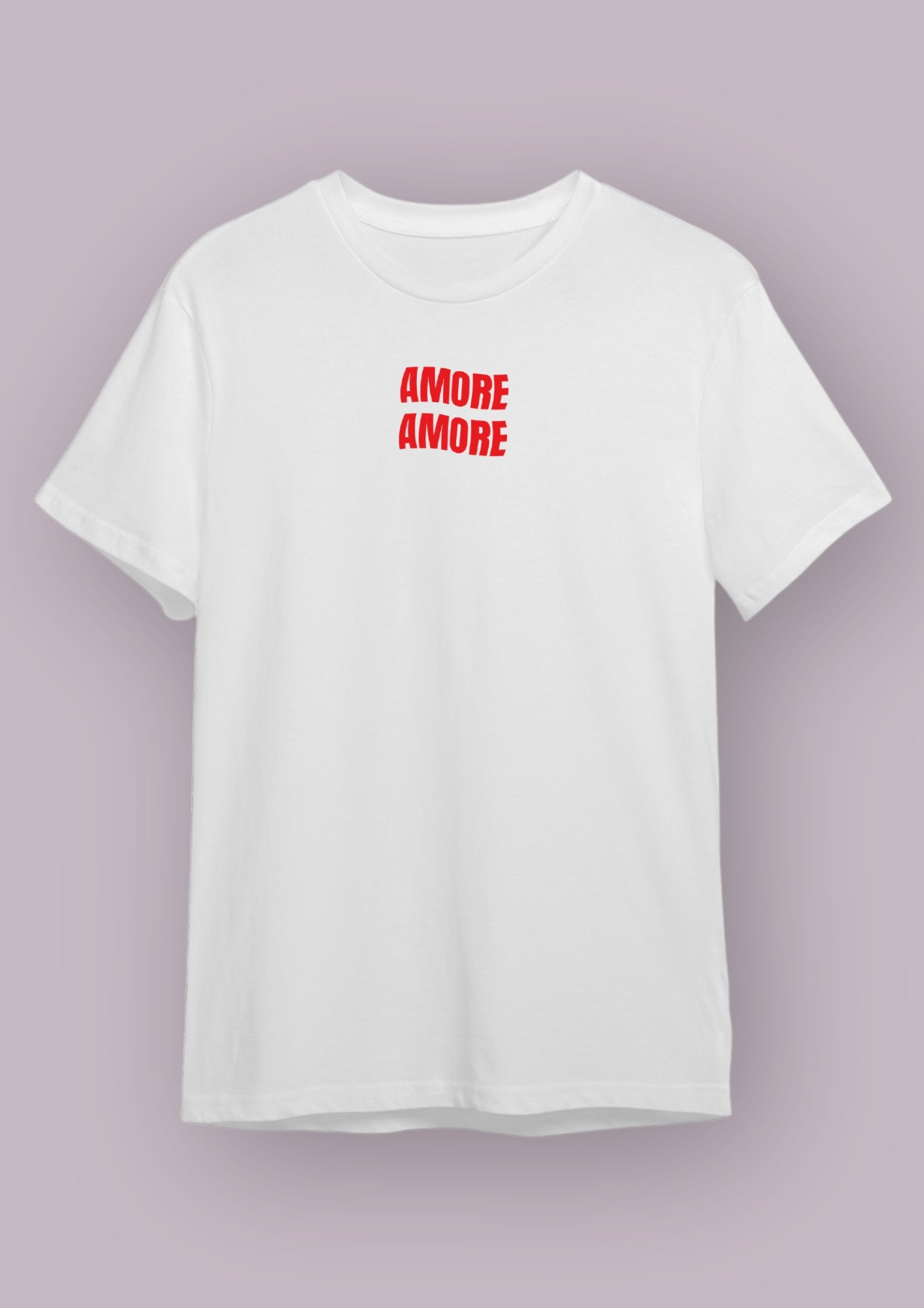 Photo produit d'un t-shirt blanc de face avec l'inscription Amore Amore rouge devant. 