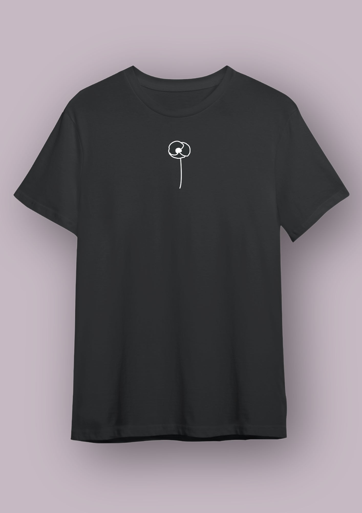 Photo produit d'un t-shirt noir de face avec un coquelicot blanc au centre. 
